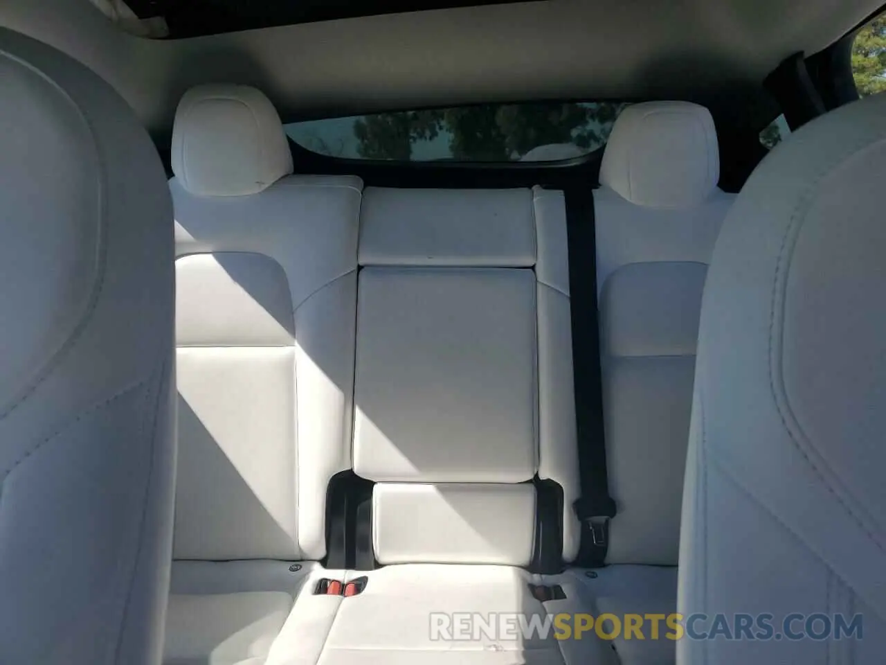 10 Photograph of a damaged car 5YJYGDEE6MF073360 TESLA MODEL Y 2021