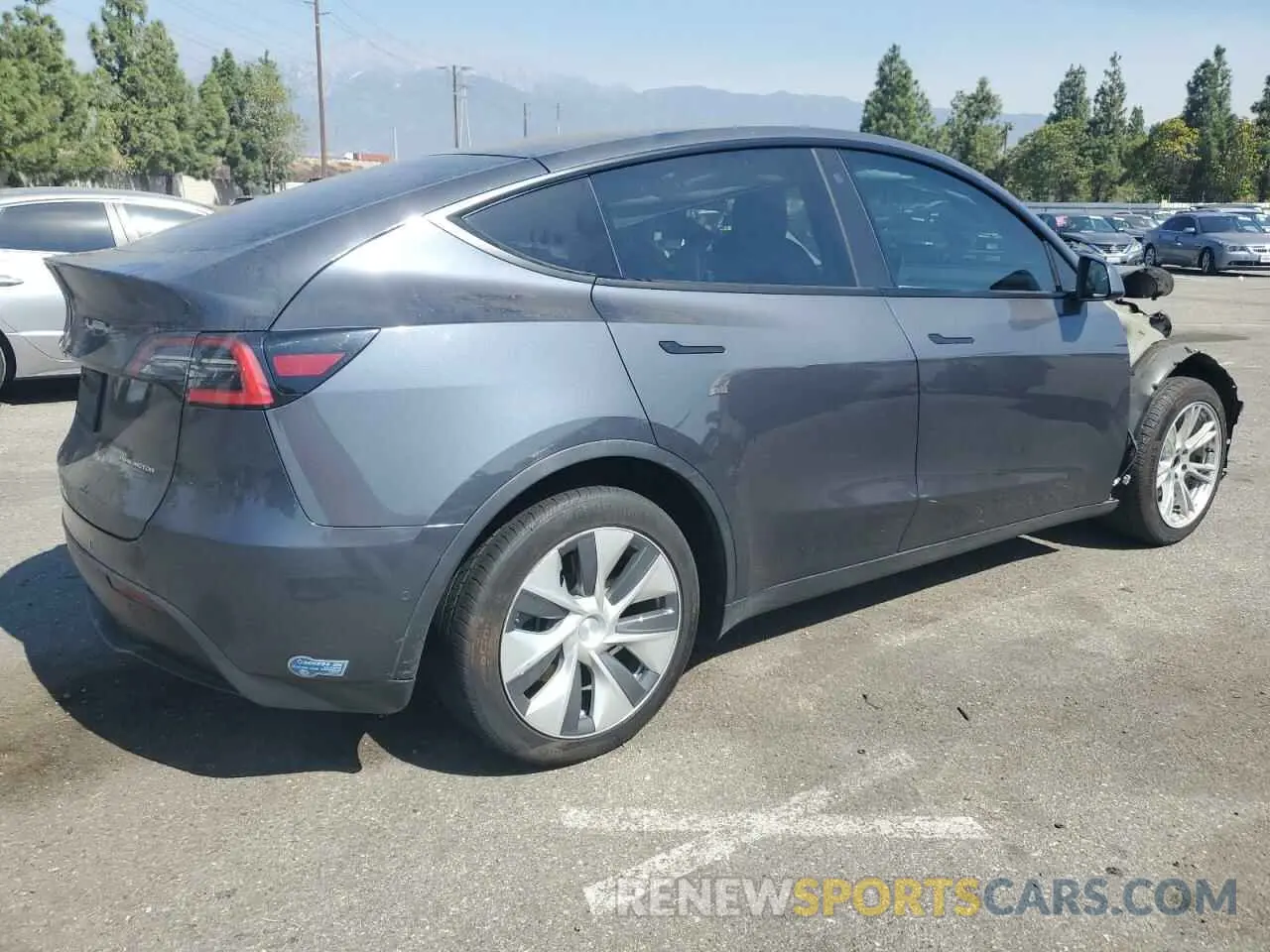 3 Photograph of a damaged car 5YJYGDEE6MF073360 TESLA MODEL Y 2021