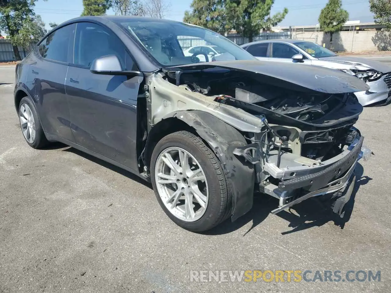 4 Photograph of a damaged car 5YJYGDEE6MF073360 TESLA MODEL Y 2021