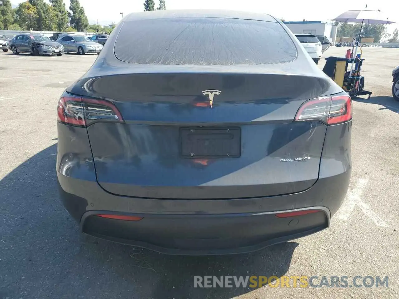 6 Photograph of a damaged car 5YJYGDEE6MF073360 TESLA MODEL Y 2021