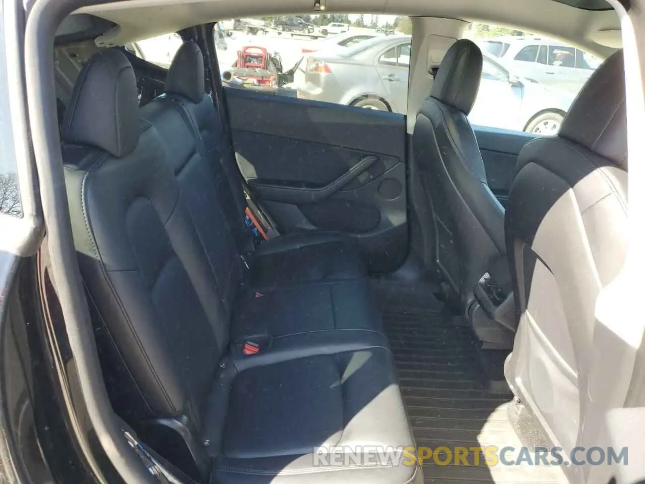10 Photograph of a damaged car 5YJYGDEE6MF073939 TESLA MODEL Y 2021