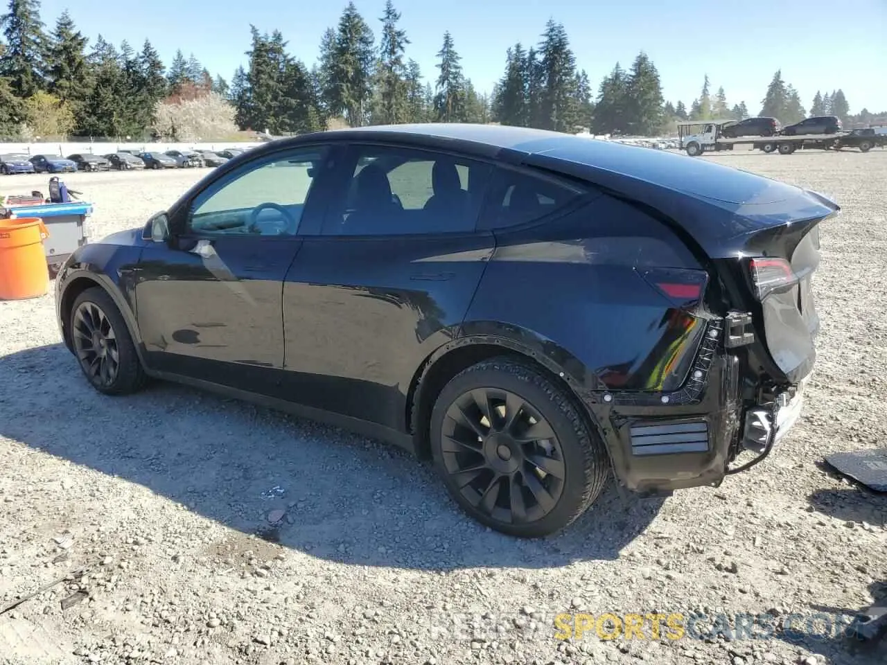 2 Photograph of a damaged car 5YJYGDEE6MF073939 TESLA MODEL Y 2021