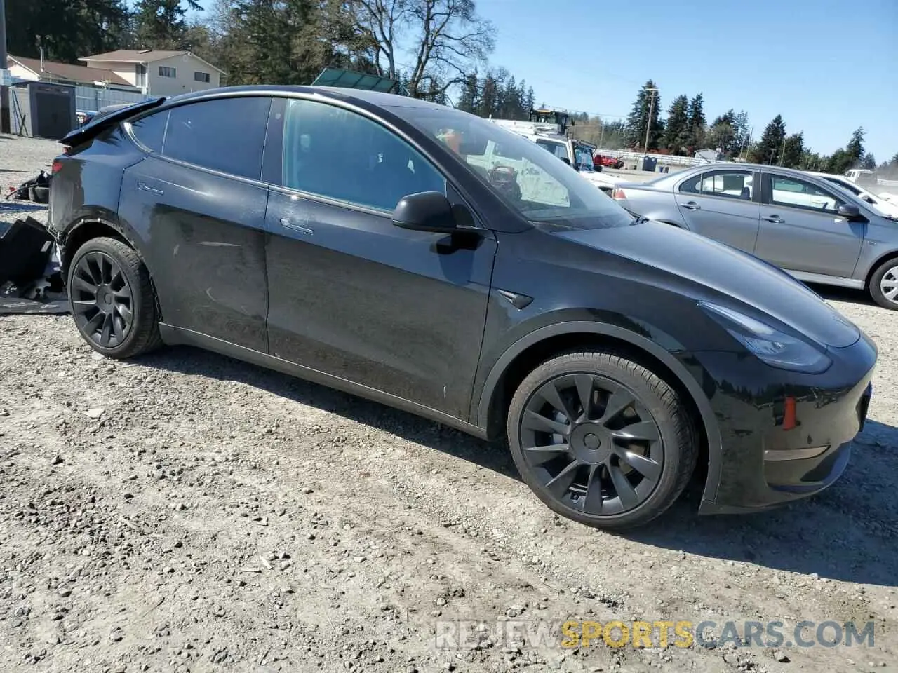 4 Photograph of a damaged car 5YJYGDEE6MF073939 TESLA MODEL Y 2021