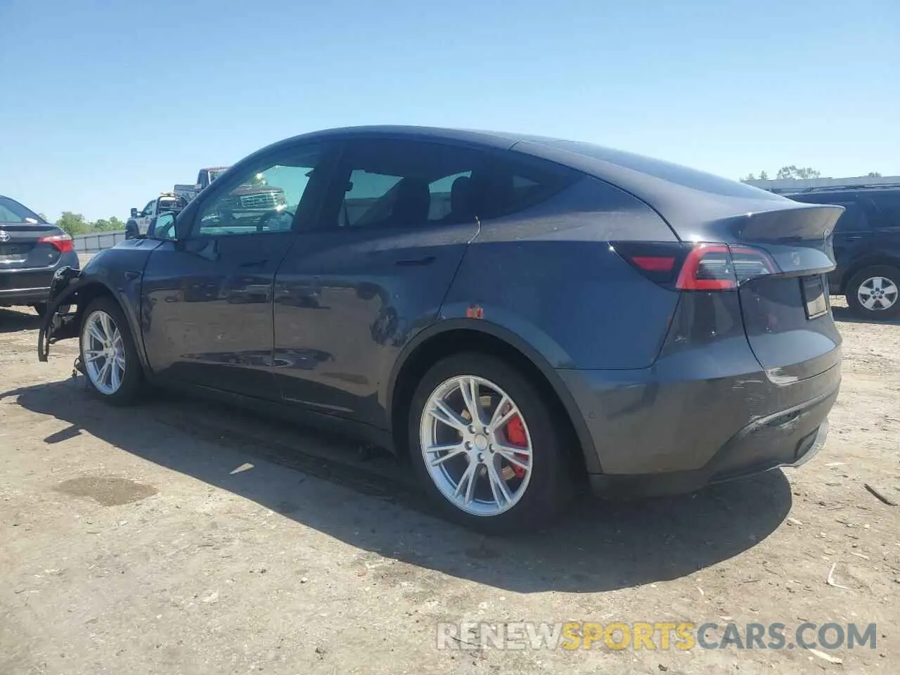 2 Photograph of a damaged car 5YJYGDEE6MF074492 TESLA MODEL Y 2021
