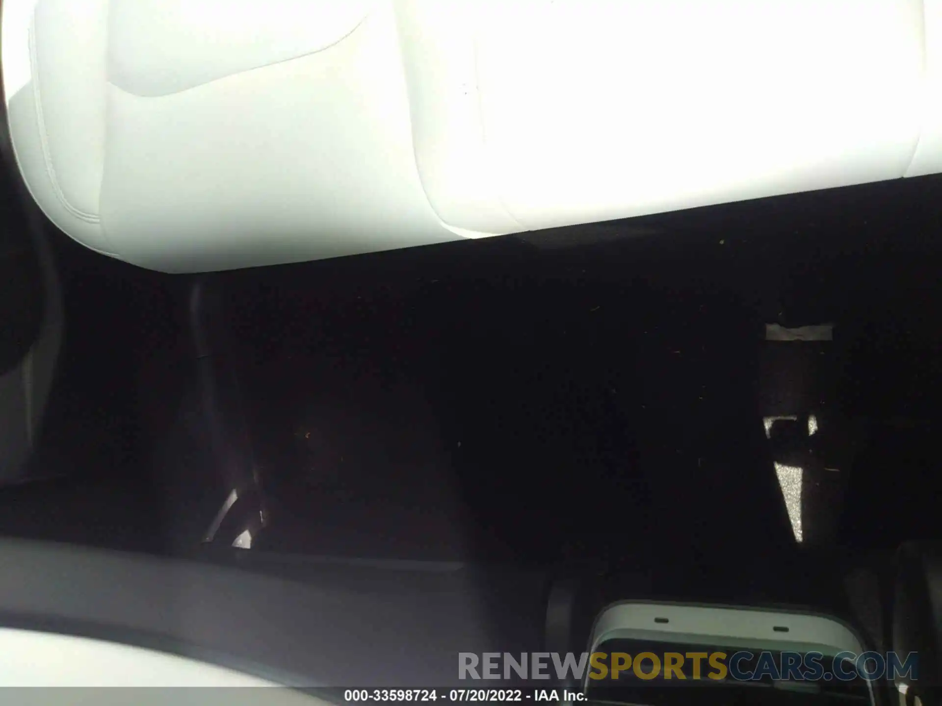 8 Photograph of a damaged car 5YJYGDEE6MF075920 TESLA MODEL Y 2021