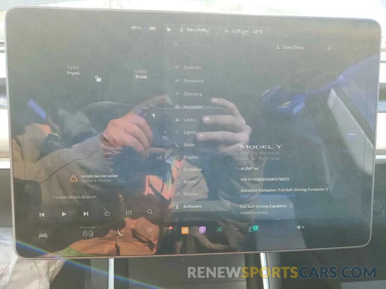 9 Photograph of a damaged car 5YJYGDEE6MF076873 TESLA MODEL Y 2021