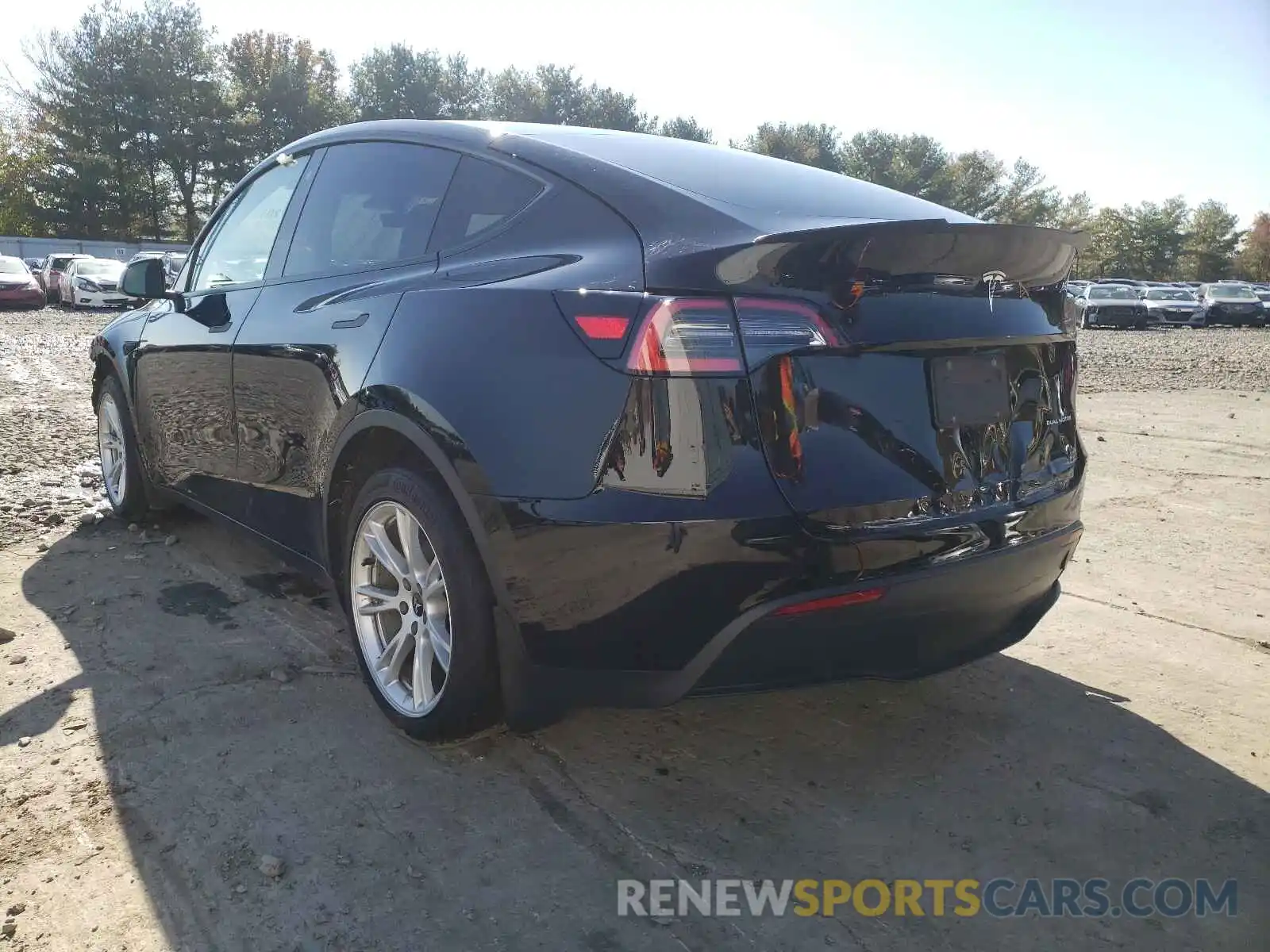 3 Photograph of a damaged car 5YJYGDEE6MF077120 TESLA MODEL Y 2021