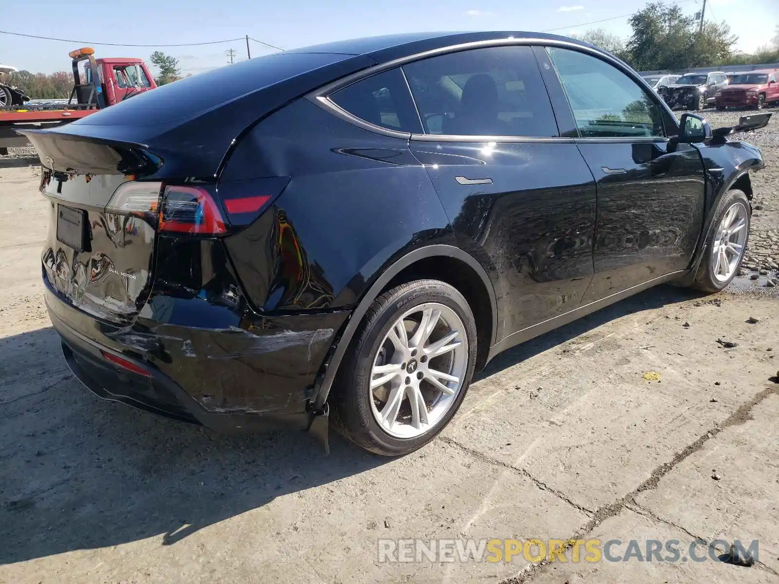 4 Photograph of a damaged car 5YJYGDEE6MF077120 TESLA MODEL Y 2021