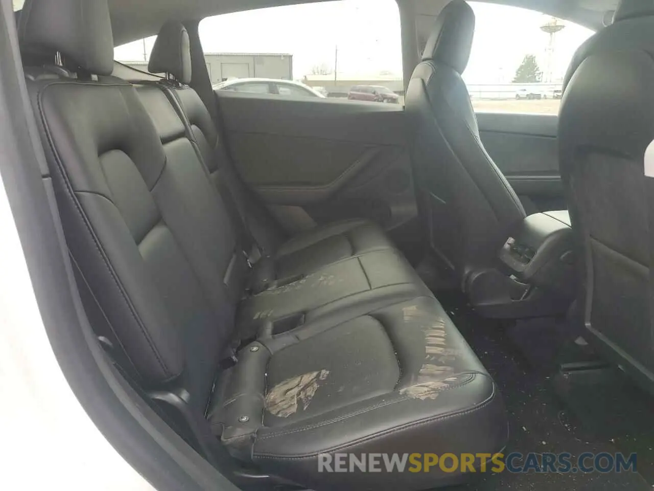 10 Photograph of a damaged car 5YJYGDEE6MF077764 TESLA MODEL Y 2021