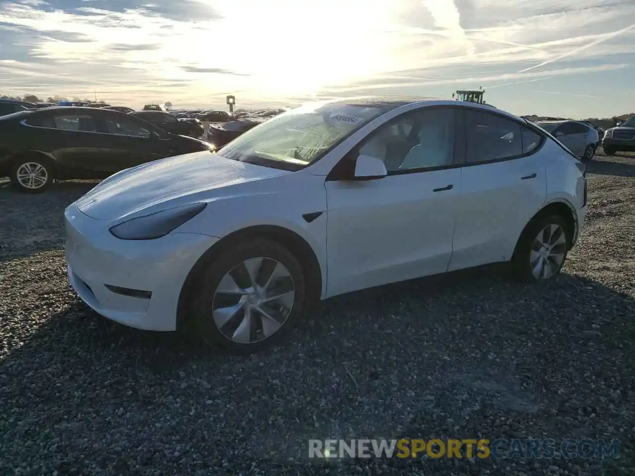 1 Photograph of a damaged car 5YJYGDEE6MF081281 TESLA MODEL Y 2021