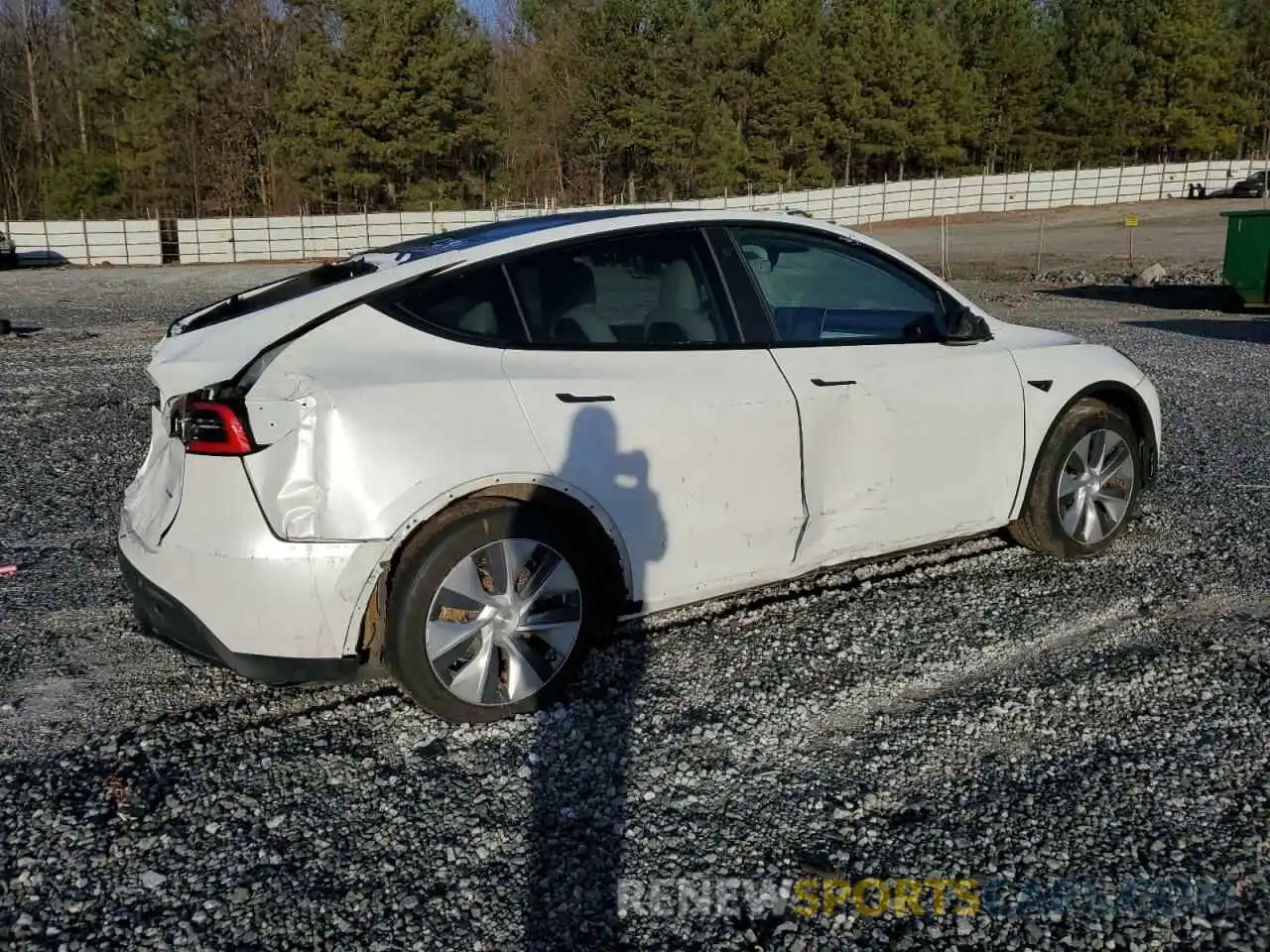 3 Photograph of a damaged car 5YJYGDEE6MF081281 TESLA MODEL Y 2021