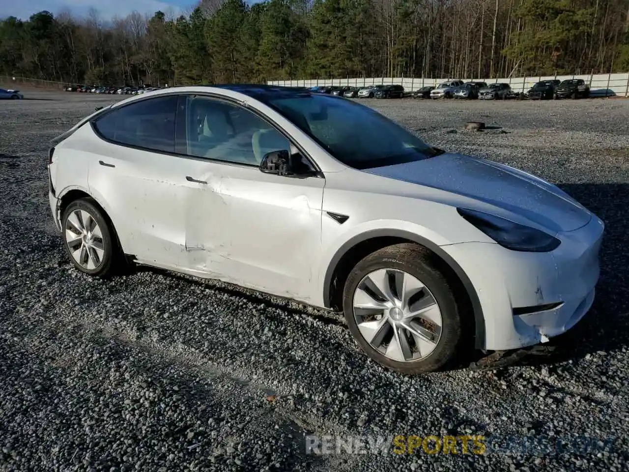 4 Photograph of a damaged car 5YJYGDEE6MF081281 TESLA MODEL Y 2021