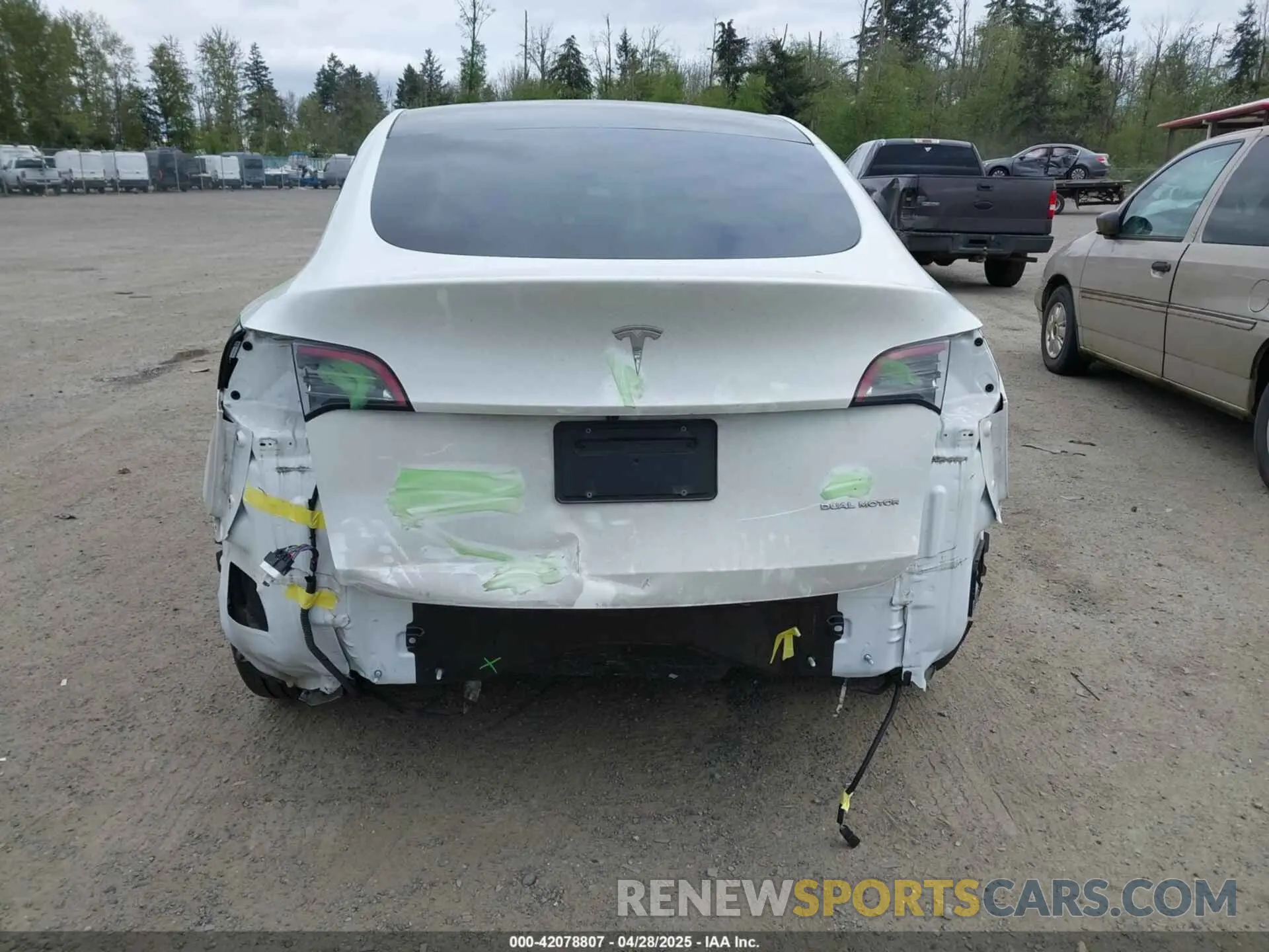 6 Photograph of a damaged car 5YJYGDEE6MF082883 TESLA MODEL Y 2021