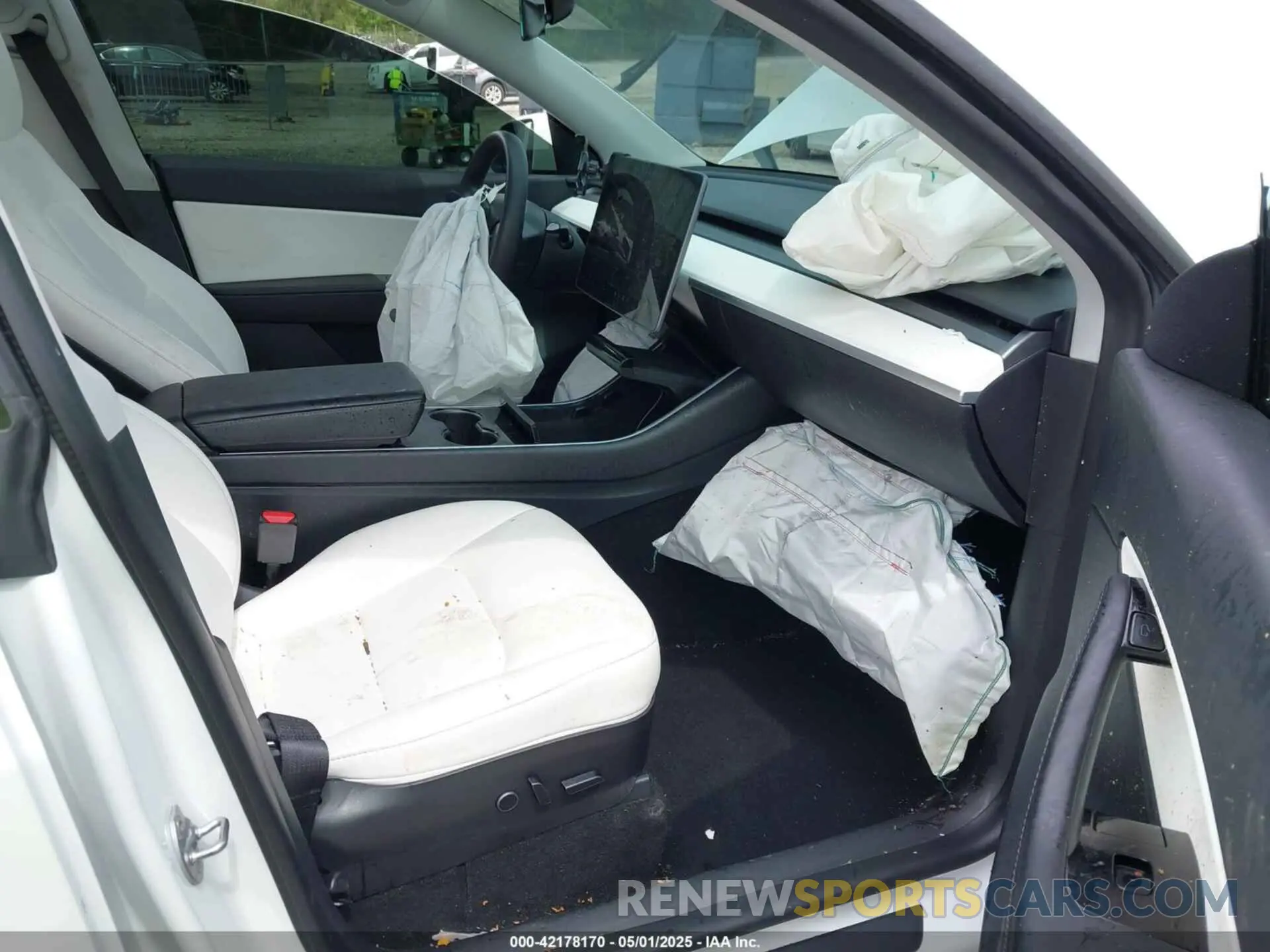 5 Photograph of a damaged car 5YJYGDEE6MF083029 TESLA MODEL Y 2021