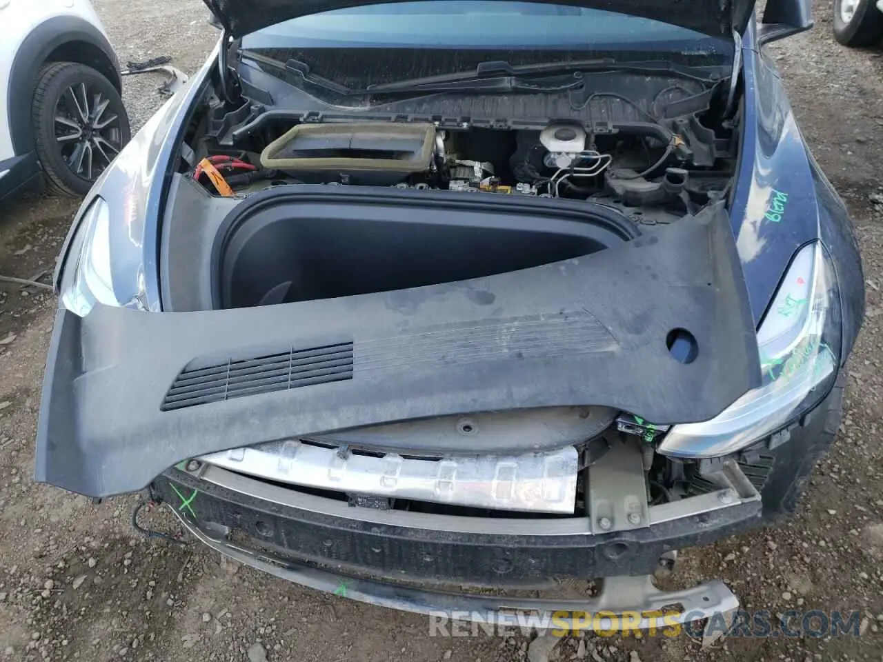 11 Photograph of a damaged car 5YJYGDEE6MF083323 TESLA MODEL Y 2021