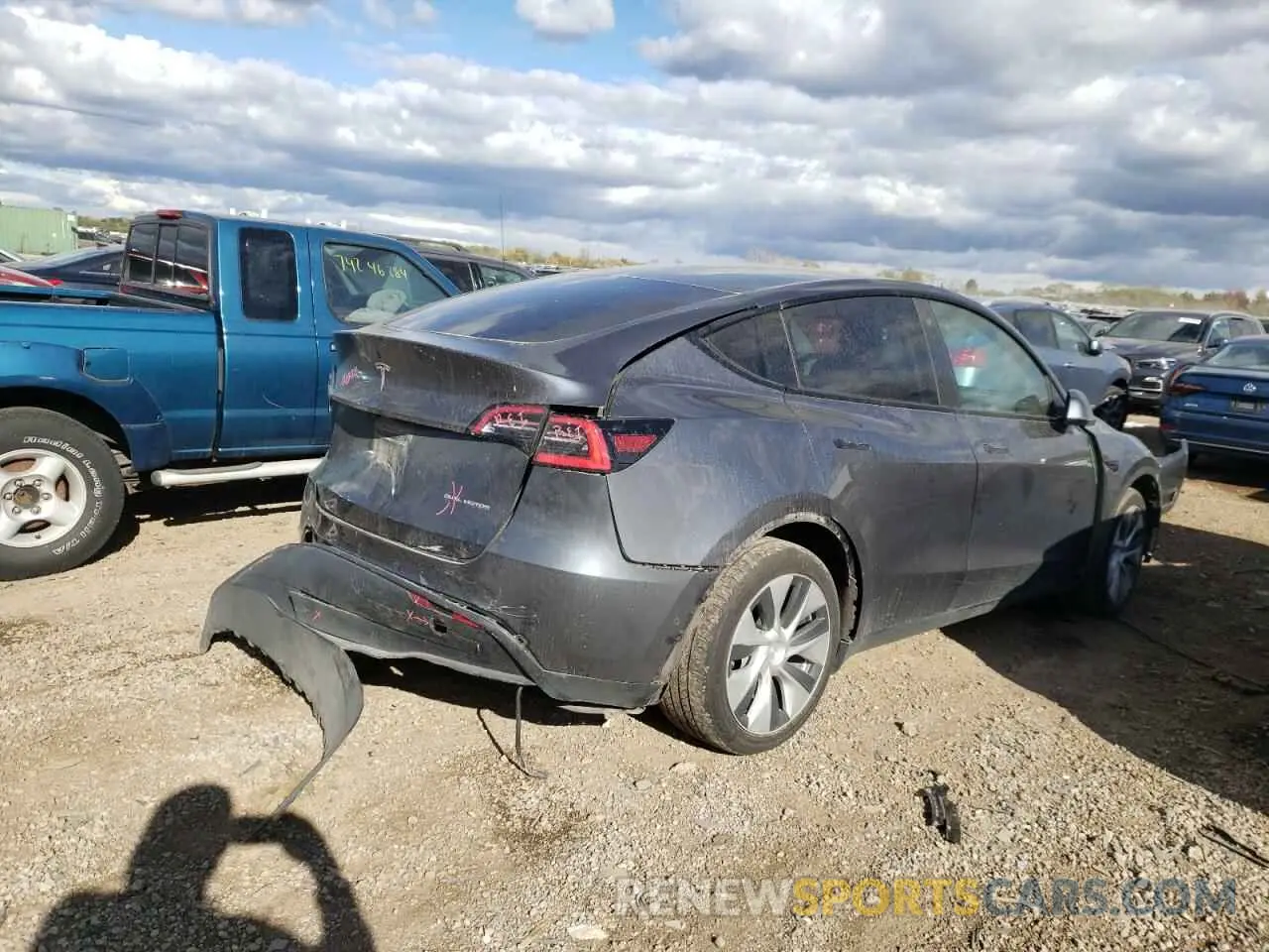 3 Photograph of a damaged car 5YJYGDEE6MF083323 TESLA MODEL Y 2021