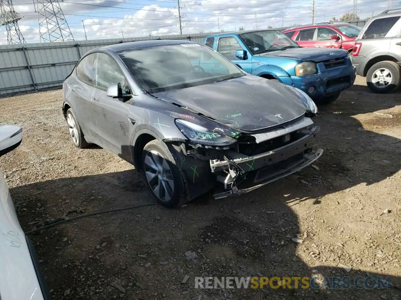 4 Photograph of a damaged car 5YJYGDEE6MF083323 TESLA MODEL Y 2021