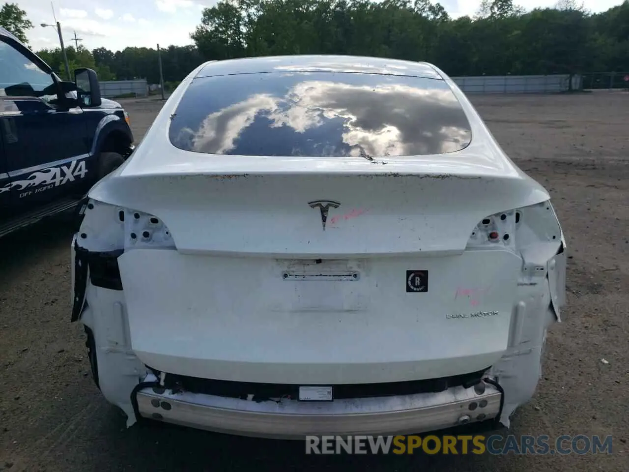 6 Photograph of a damaged car 5YJYGDEE6MF087033 TESLA MODEL Y 2021