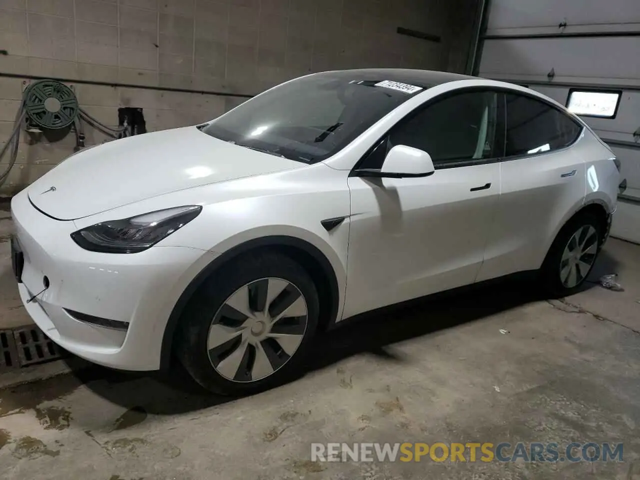 1 Photograph of a damaged car 5YJYGDEE6MF088330 TESLA MODEL Y 2021