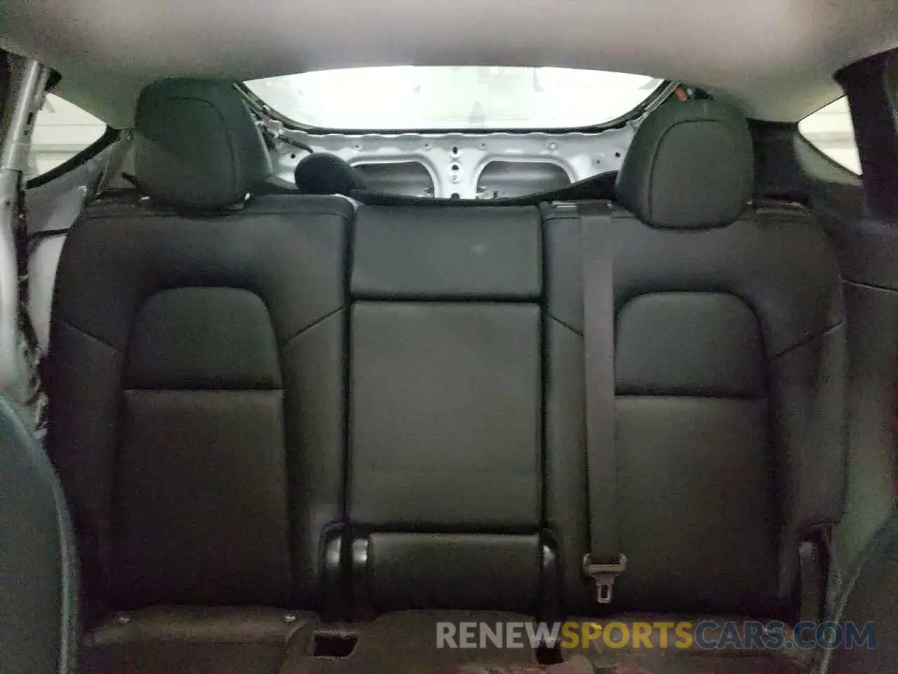 10 Photograph of a damaged car 5YJYGDEE6MF088330 TESLA MODEL Y 2021