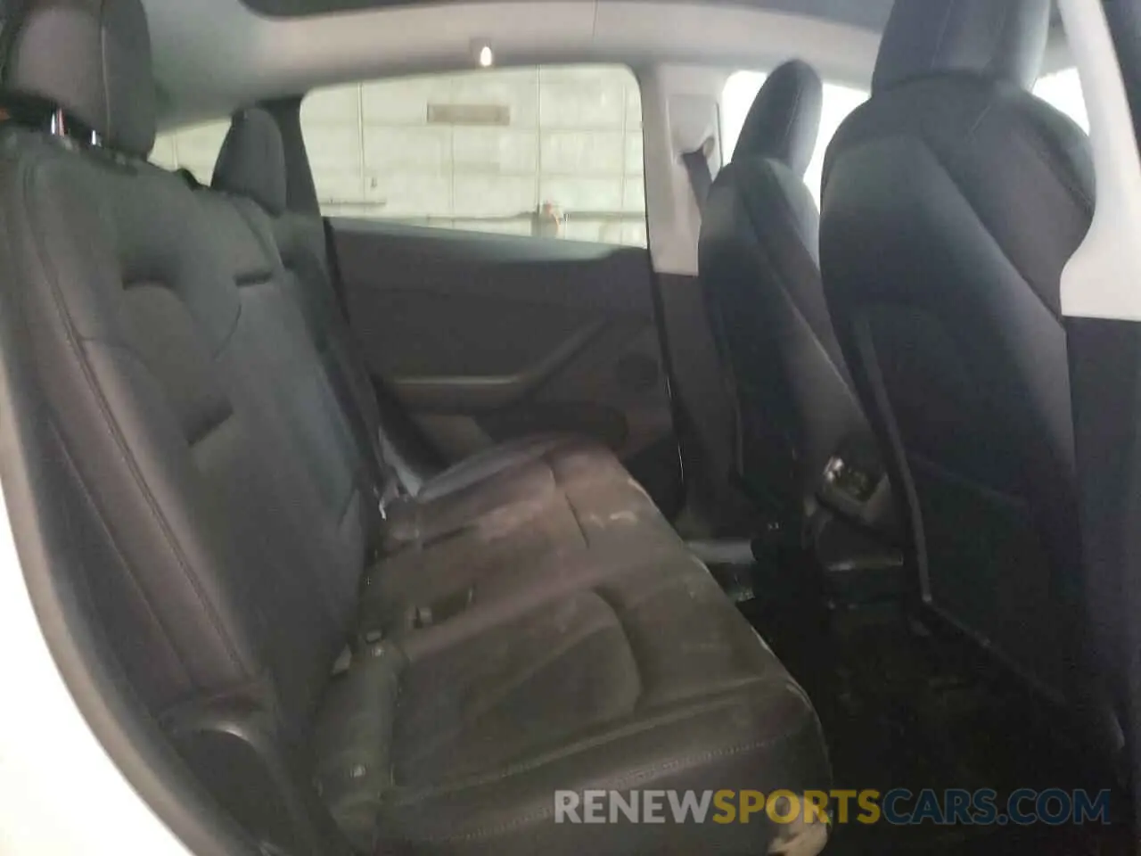 11 Photograph of a damaged car 5YJYGDEE6MF088330 TESLA MODEL Y 2021