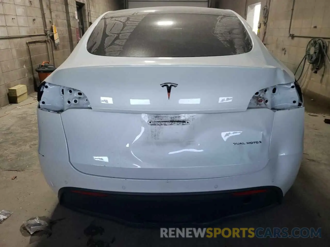 6 Photograph of a damaged car 5YJYGDEE6MF088330 TESLA MODEL Y 2021