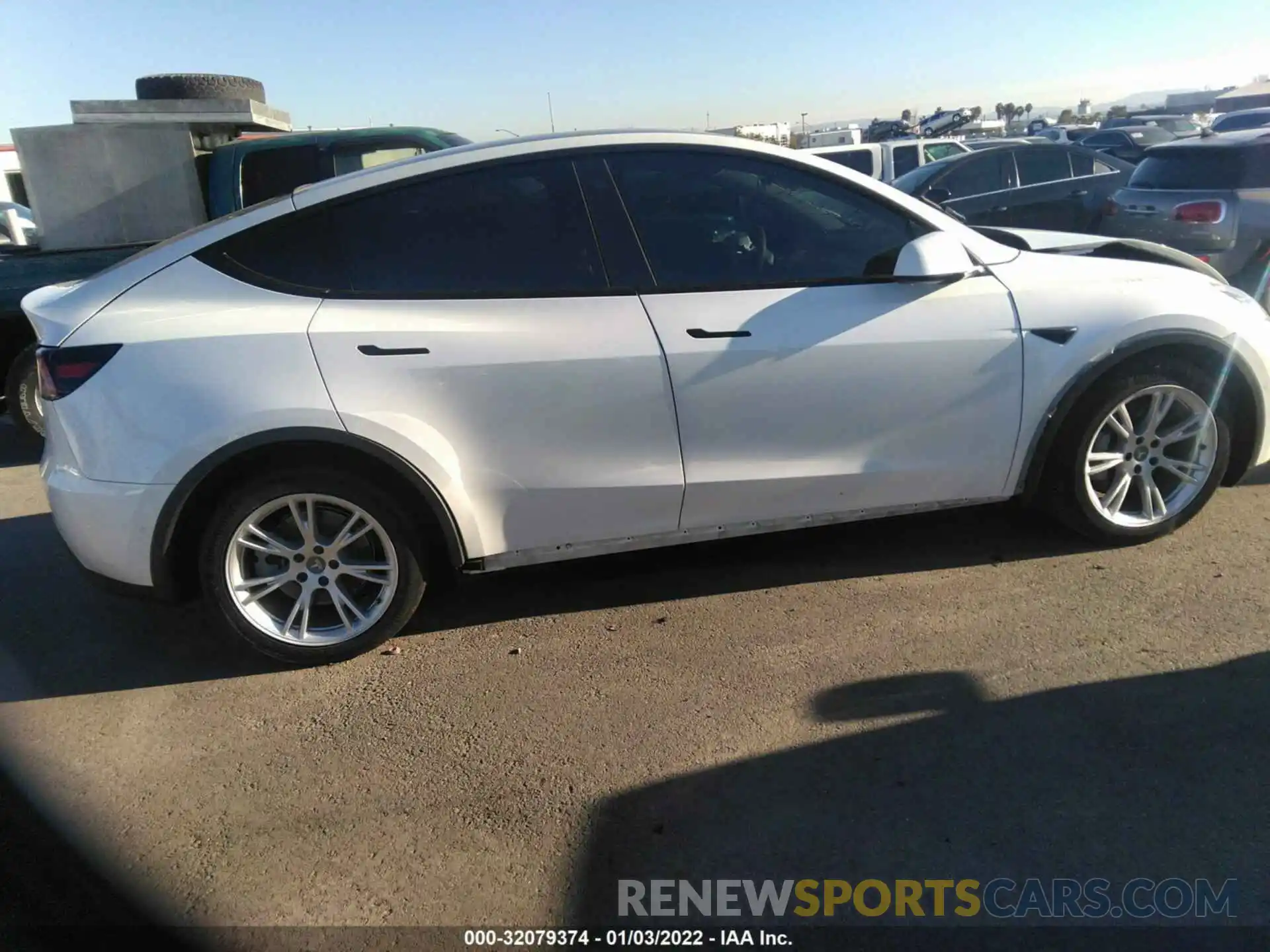 4 Photograph of a damaged car 5YJYGDEE6MF091440 TESLA MODEL Y 2021