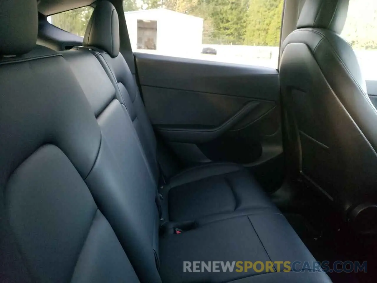 10 Photograph of a damaged car 5YJYGDEE6MF091566 TESLA MODEL Y 2021