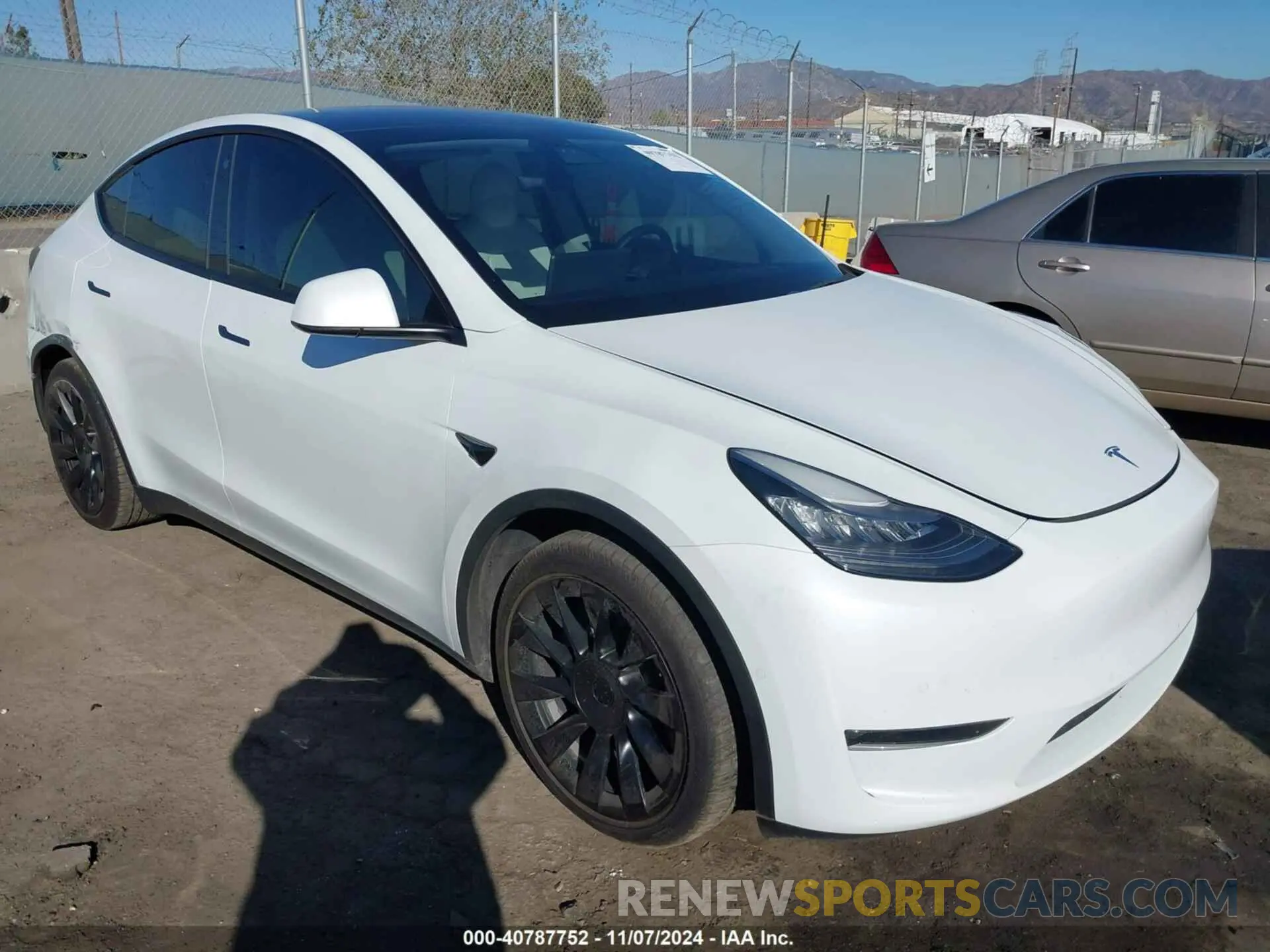 1 Photograph of a damaged car 5YJYGDEE6MF098324 TESLA MODEL Y 2021