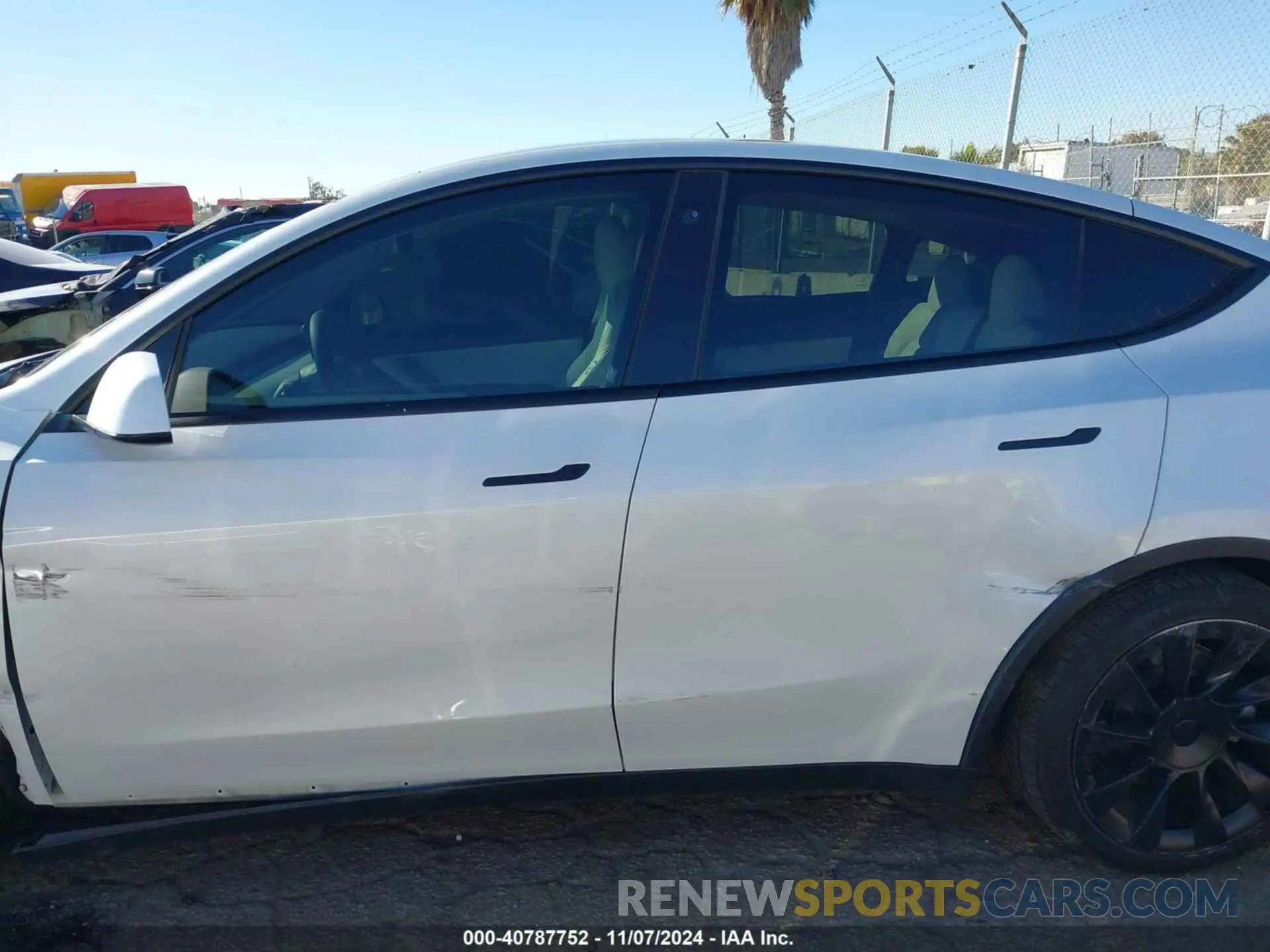 14 Photograph of a damaged car 5YJYGDEE6MF098324 TESLA MODEL Y 2021
