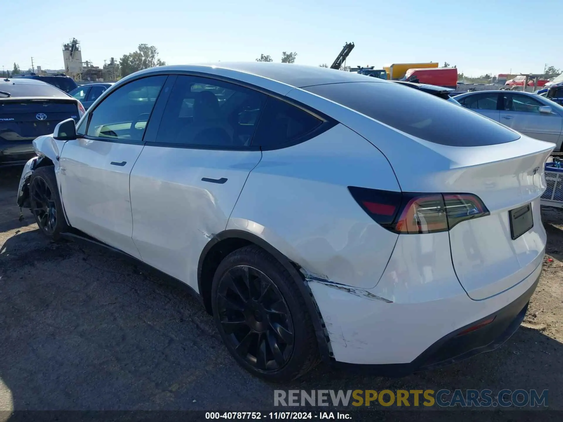 3 Photograph of a damaged car 5YJYGDEE6MF098324 TESLA MODEL Y 2021