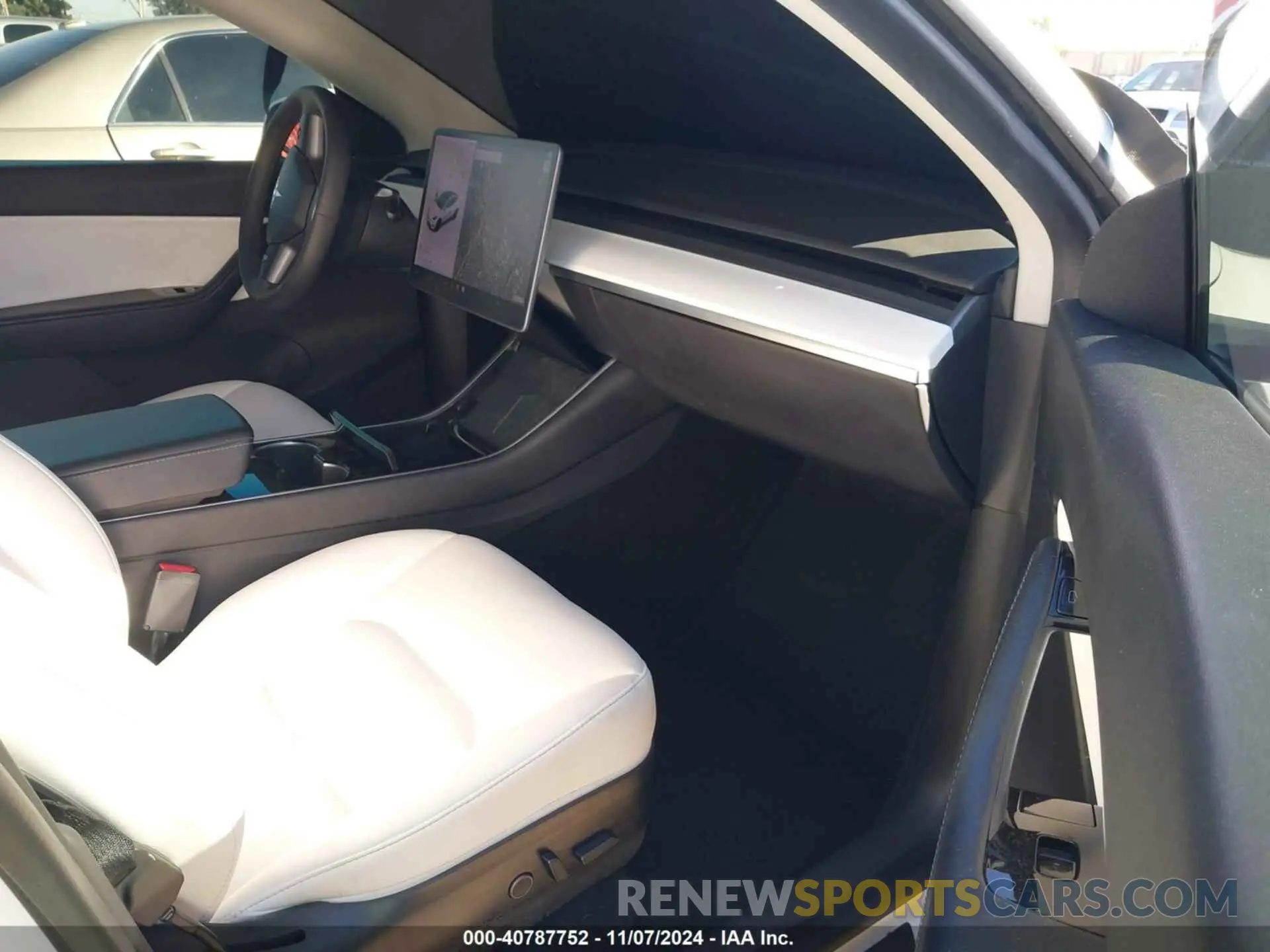5 Photograph of a damaged car 5YJYGDEE6MF098324 TESLA MODEL Y 2021