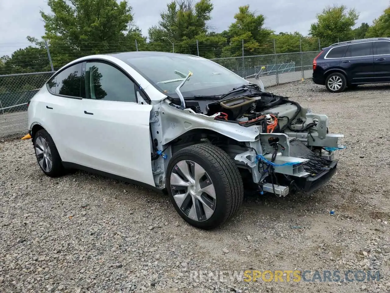 4 Photograph of a damaged car 5YJYGDEE6MF110066 TESLA MODEL Y 2021