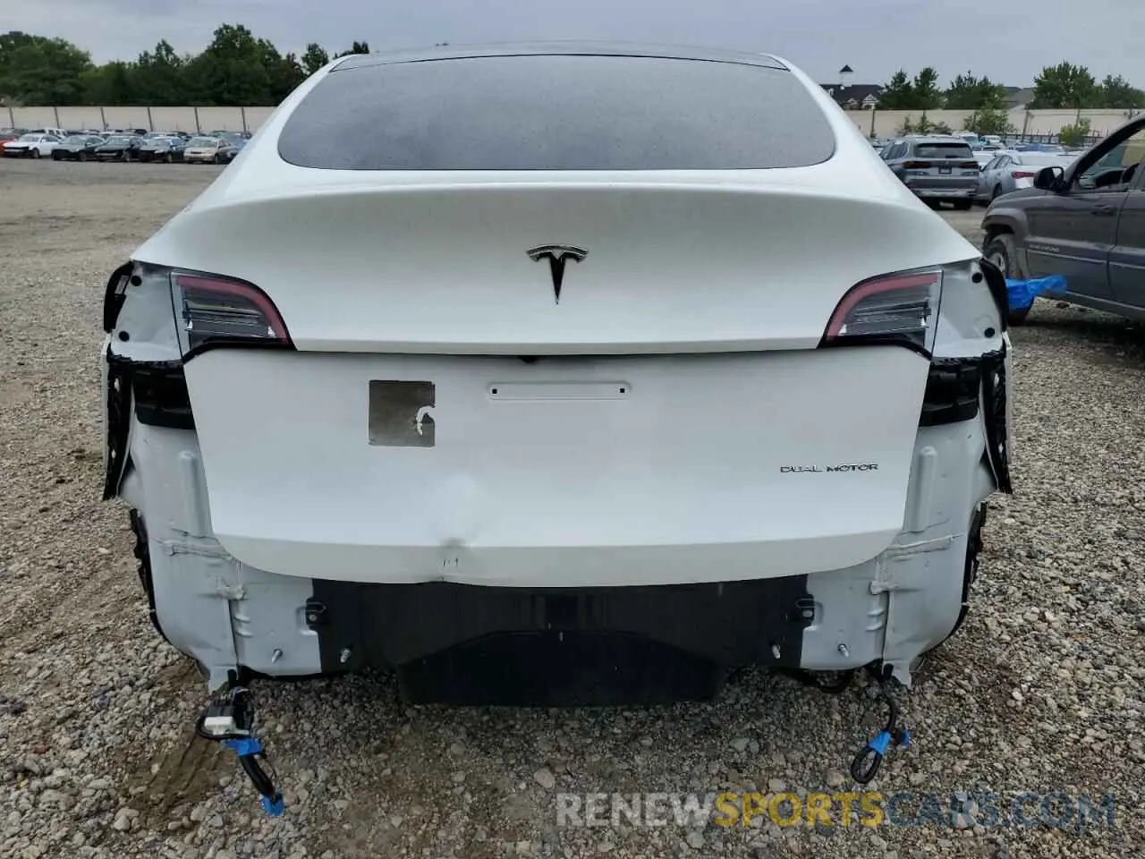6 Photograph of a damaged car 5YJYGDEE6MF110066 TESLA MODEL Y 2021