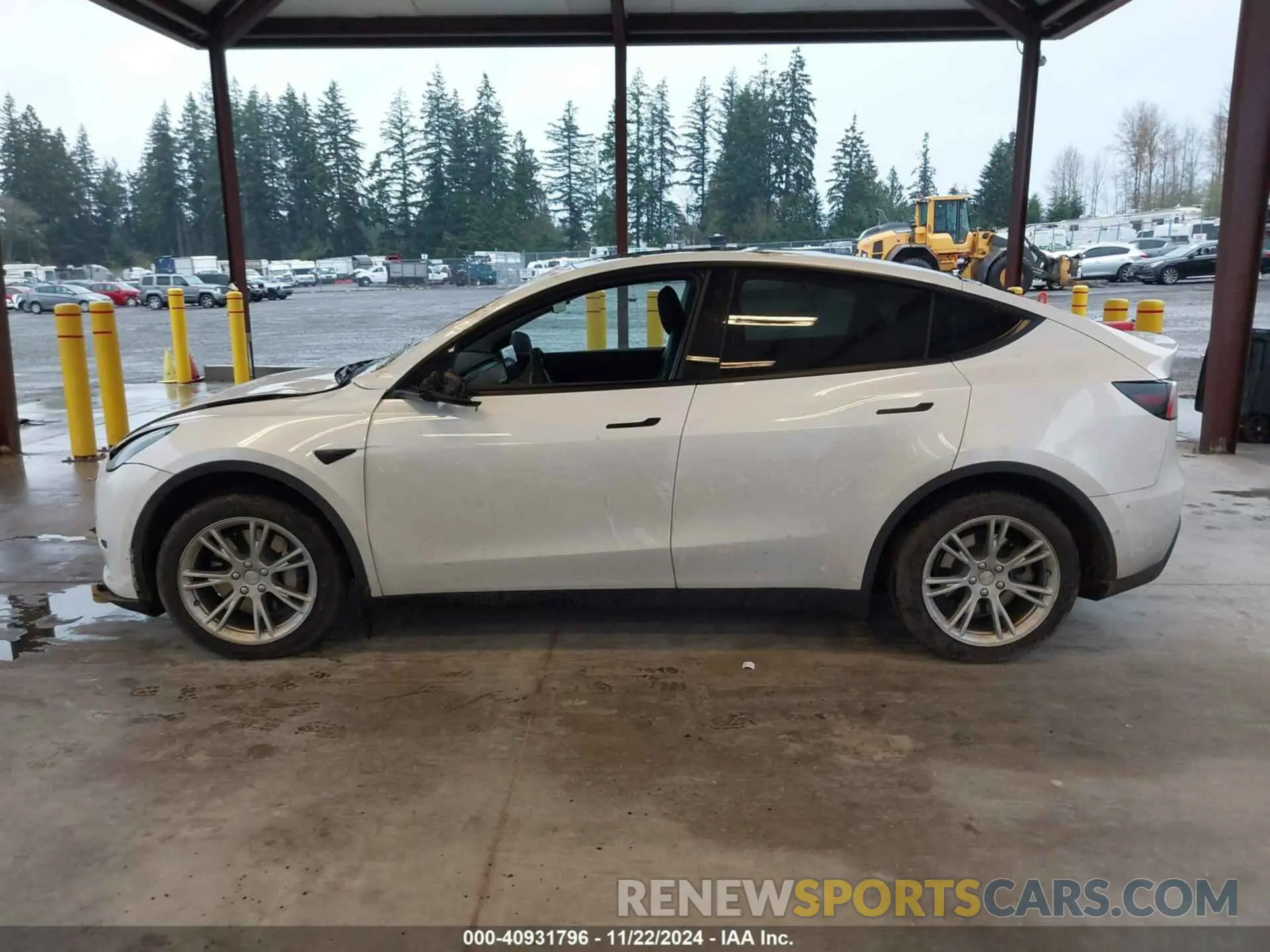 14 Photograph of a damaged car 5YJYGDEE6MF117891 TESLA MODEL Y 2021