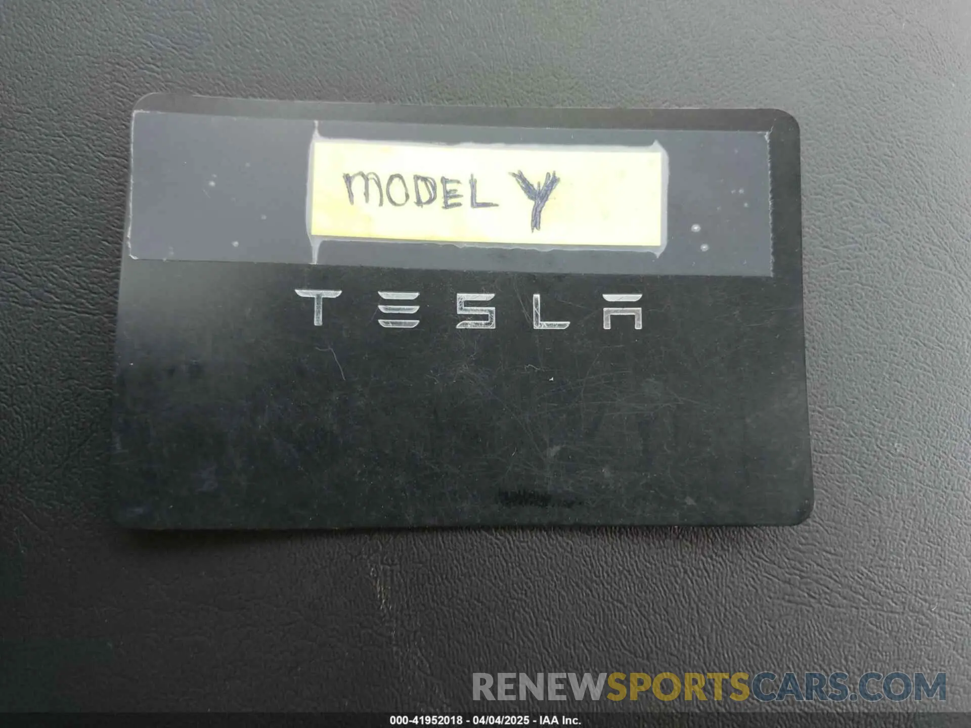 11 Photograph of a damaged car 5YJYGDEE6MF122363 TESLA MODEL Y 2021