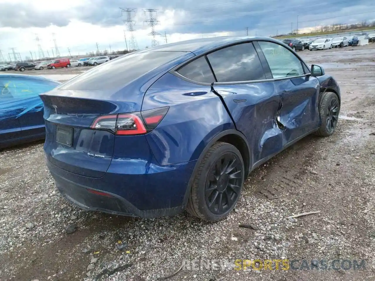 4 Photograph of a damaged car 5YJYGDEE6MF122816 TESLA MODEL Y 2021