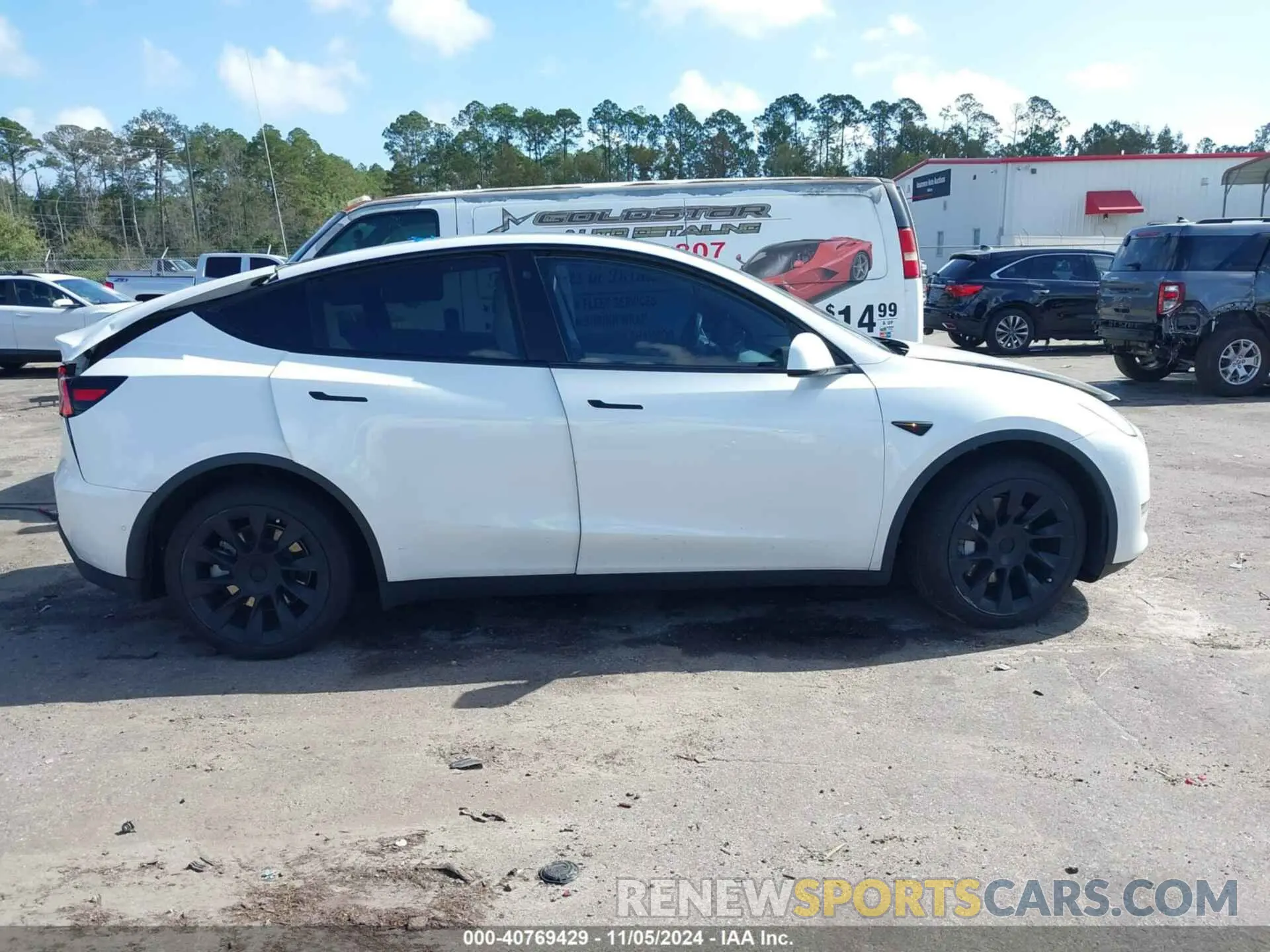12 Photograph of a damaged car 5YJYGDEE6MF130088 TESLA MODEL Y 2021