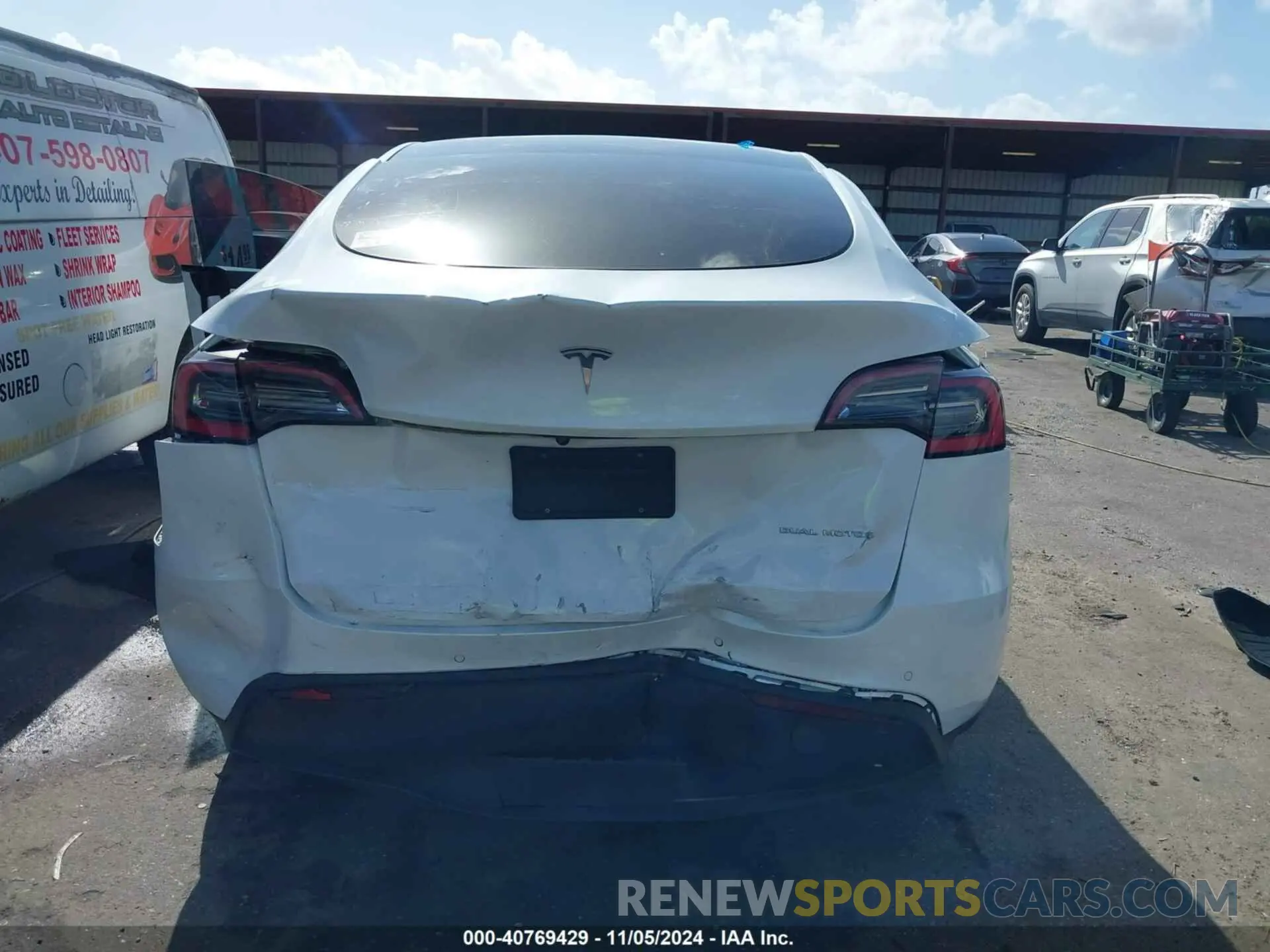 15 Photograph of a damaged car 5YJYGDEE6MF130088 TESLA MODEL Y 2021