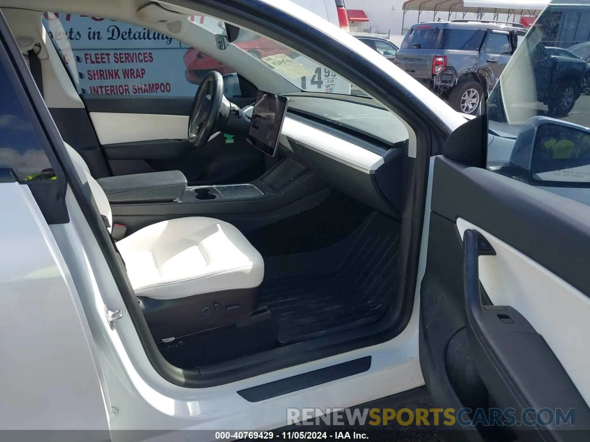 5 Photograph of a damaged car 5YJYGDEE6MF130088 TESLA MODEL Y 2021