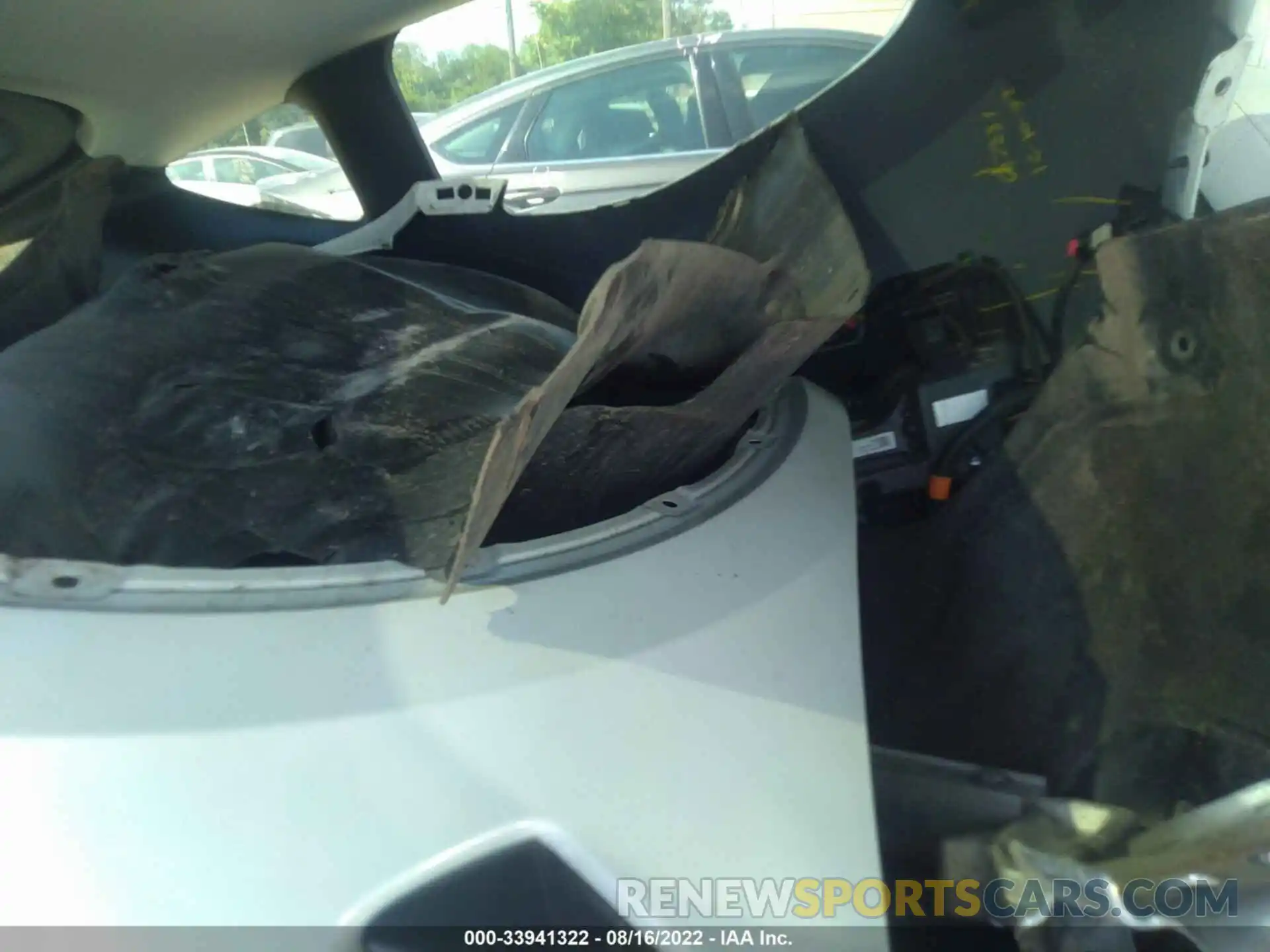 8 Photograph of a damaged car 5YJYGDEE6MF130544 TESLA MODEL Y 2021