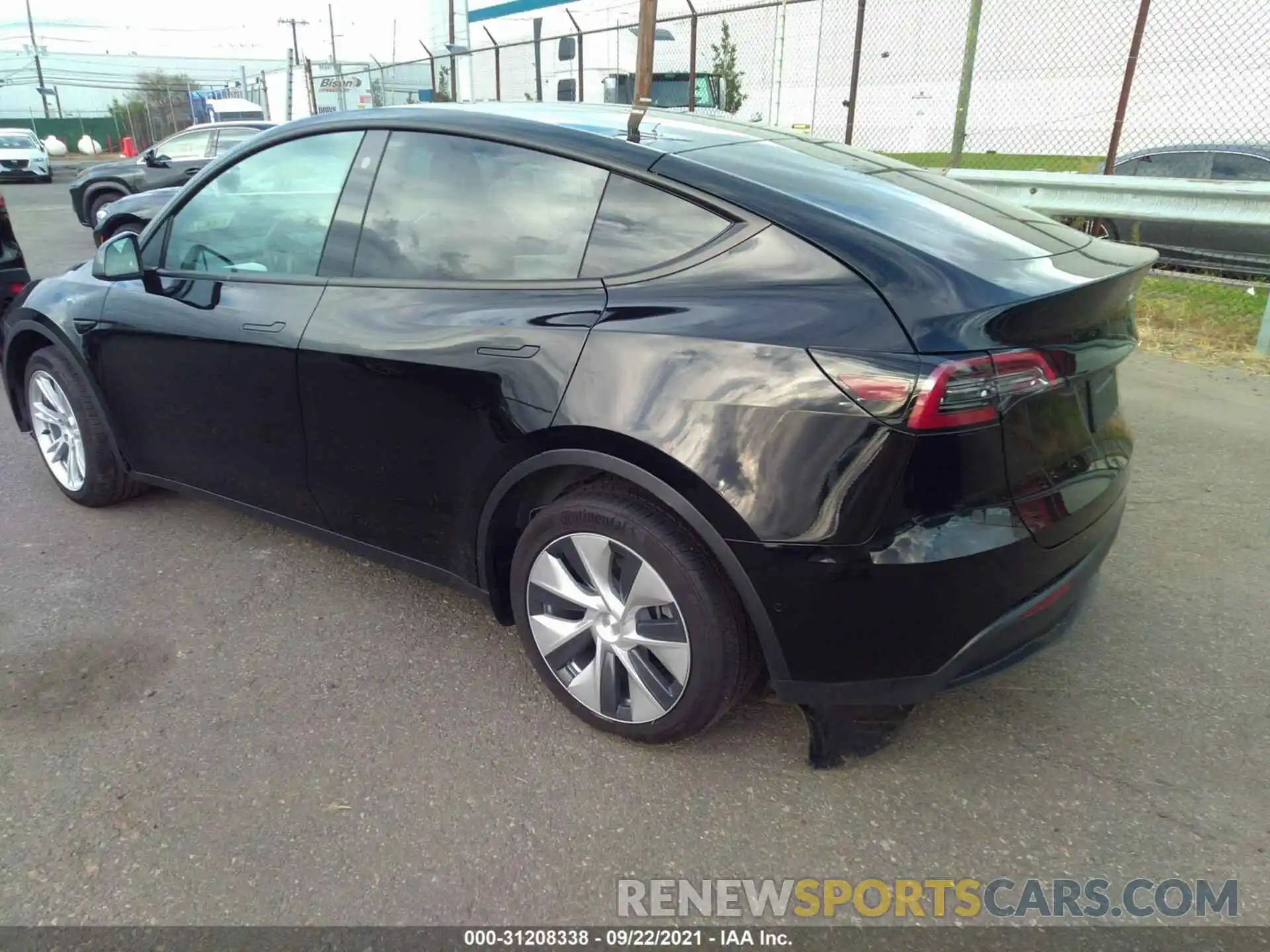 3 Photograph of a damaged car 5YJYGDEE6MF152561 TESLA MODEL Y 2021