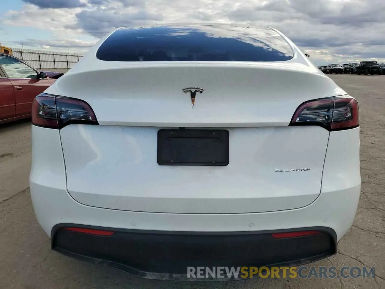 6 Photograph of a damaged car 5YJYGDEE6MF157999 TESLA MODEL Y 2021