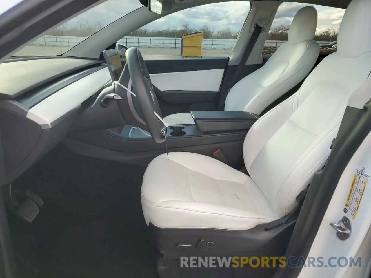 7 Photograph of a damaged car 5YJYGDEE6MF157999 TESLA MODEL Y 2021