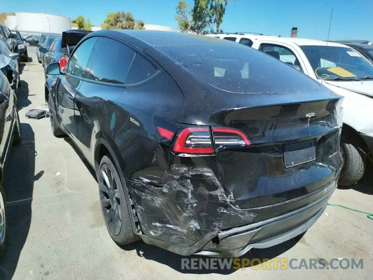 3 Photograph of a damaged car 5YJYGDEE6MF161292 TESLA MODEL Y 2021