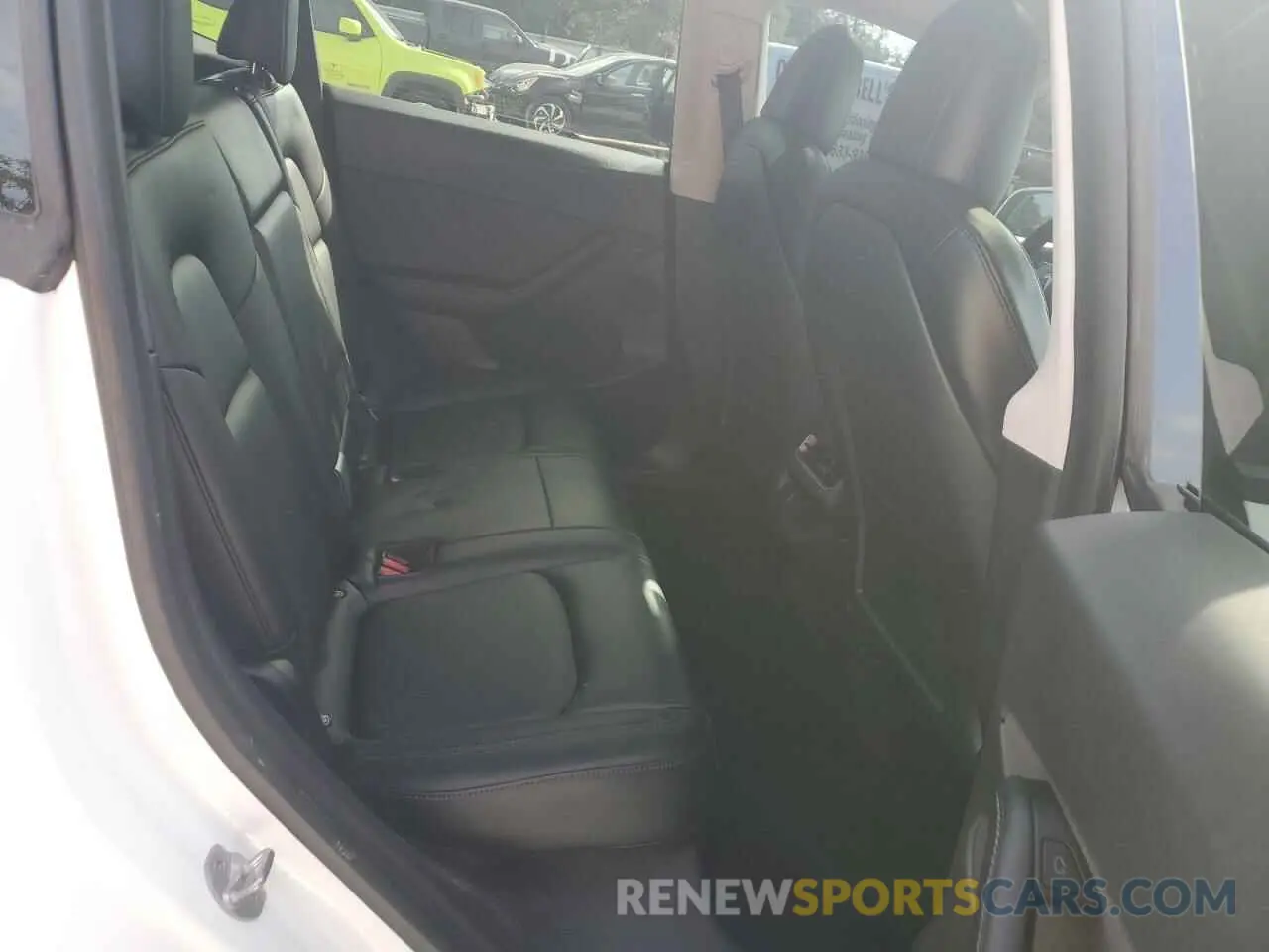 10 Photograph of a damaged car 5YJYGDEE6MF176357 TESLA MODEL Y 2021