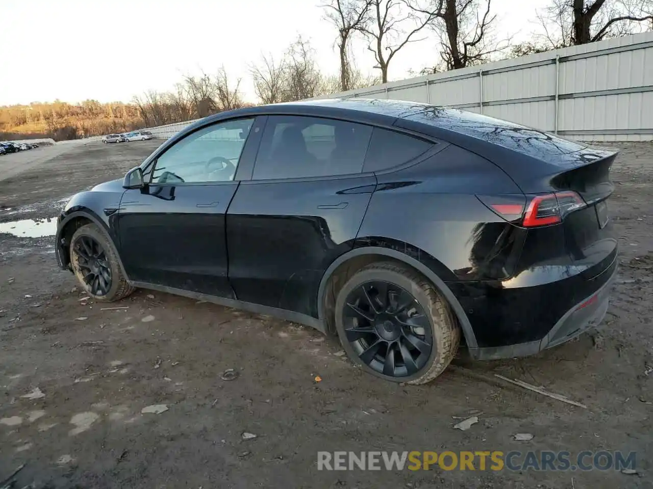 2 Photograph of a damaged car 5YJYGDEE6MF185365 TESLA MODEL Y 2021