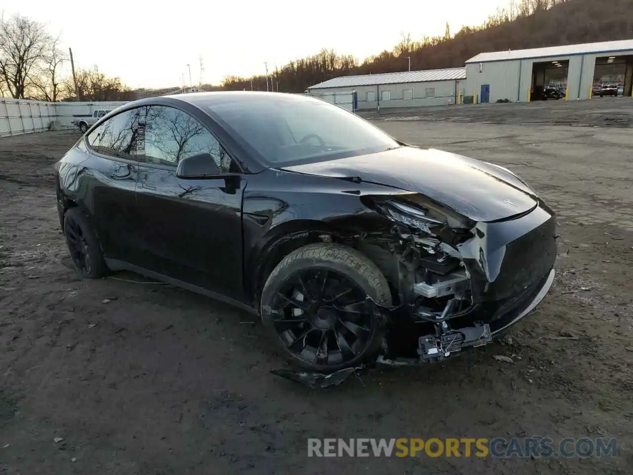 4 Photograph of a damaged car 5YJYGDEE6MF185365 TESLA MODEL Y 2021