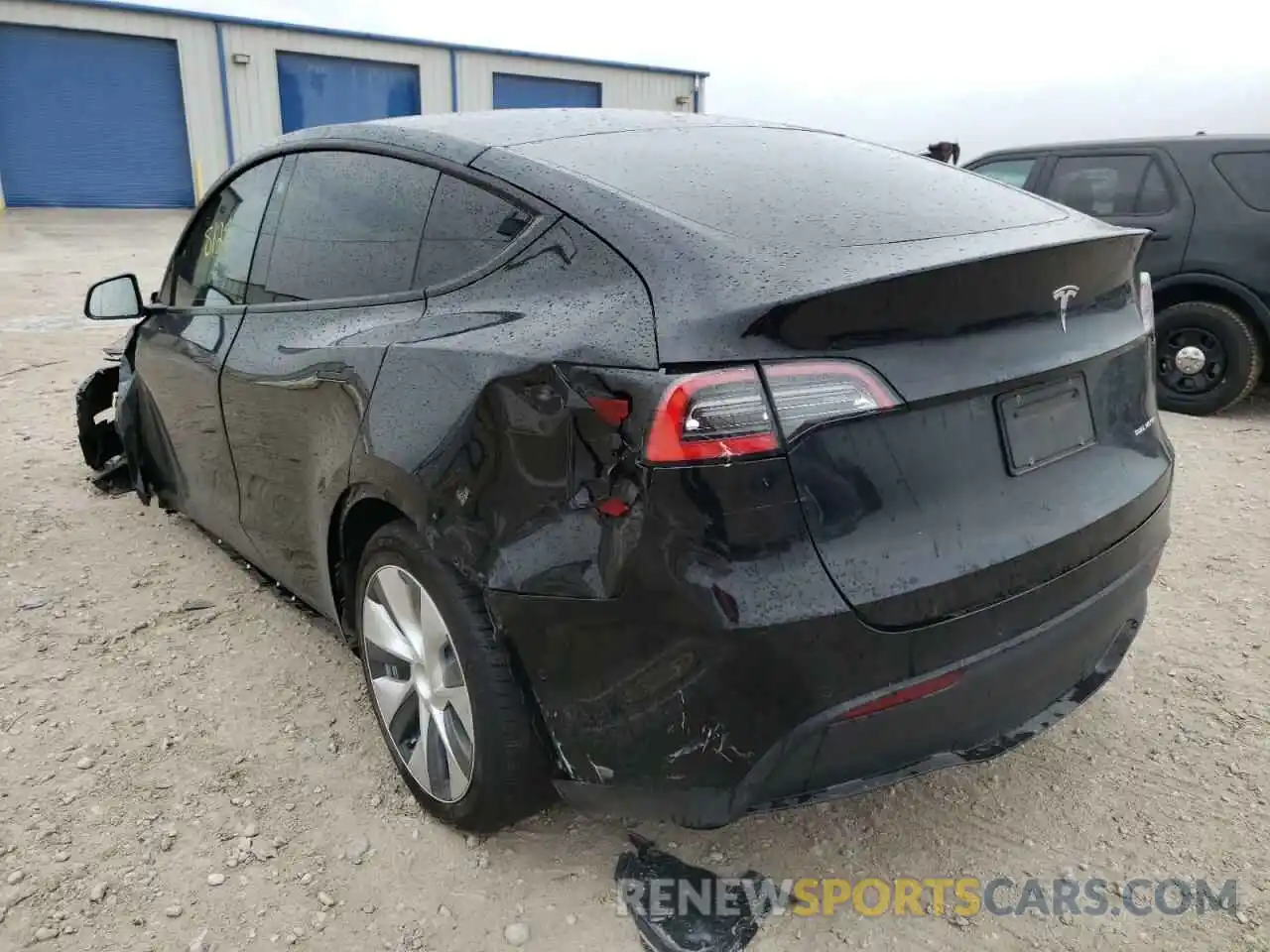 3 Photograph of a damaged car 5YJYGDEE6MF186631 TESLA MODEL Y 2021