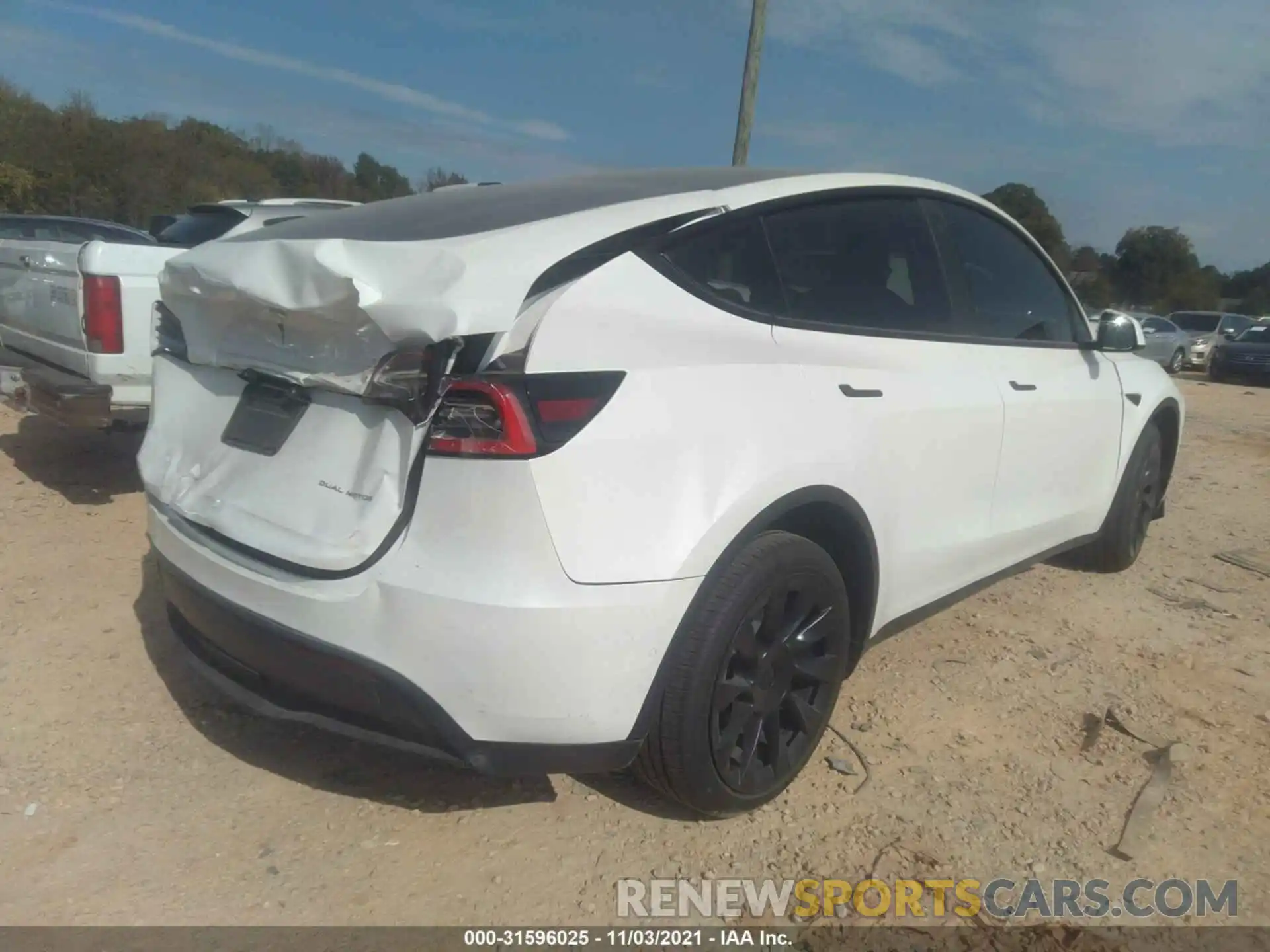 4 Photograph of a damaged car 5YJYGDEE6MF187469 TESLA MODEL Y 2021